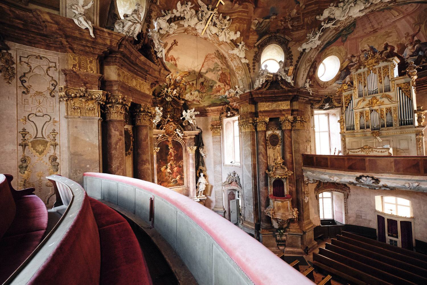 Trauung in einer prachtvollen Barockkirche